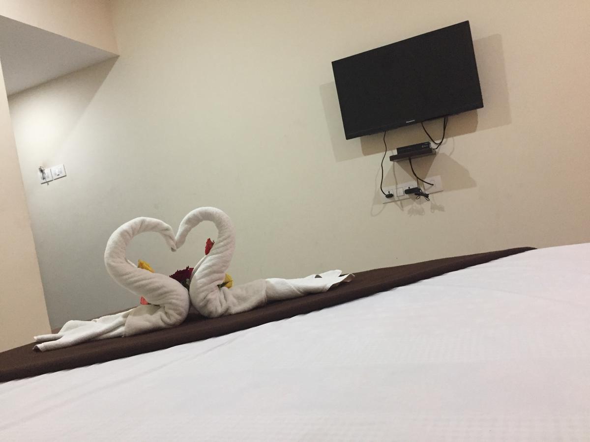 Hotel Nithin Krishna Tirupati Eksteriør bilde