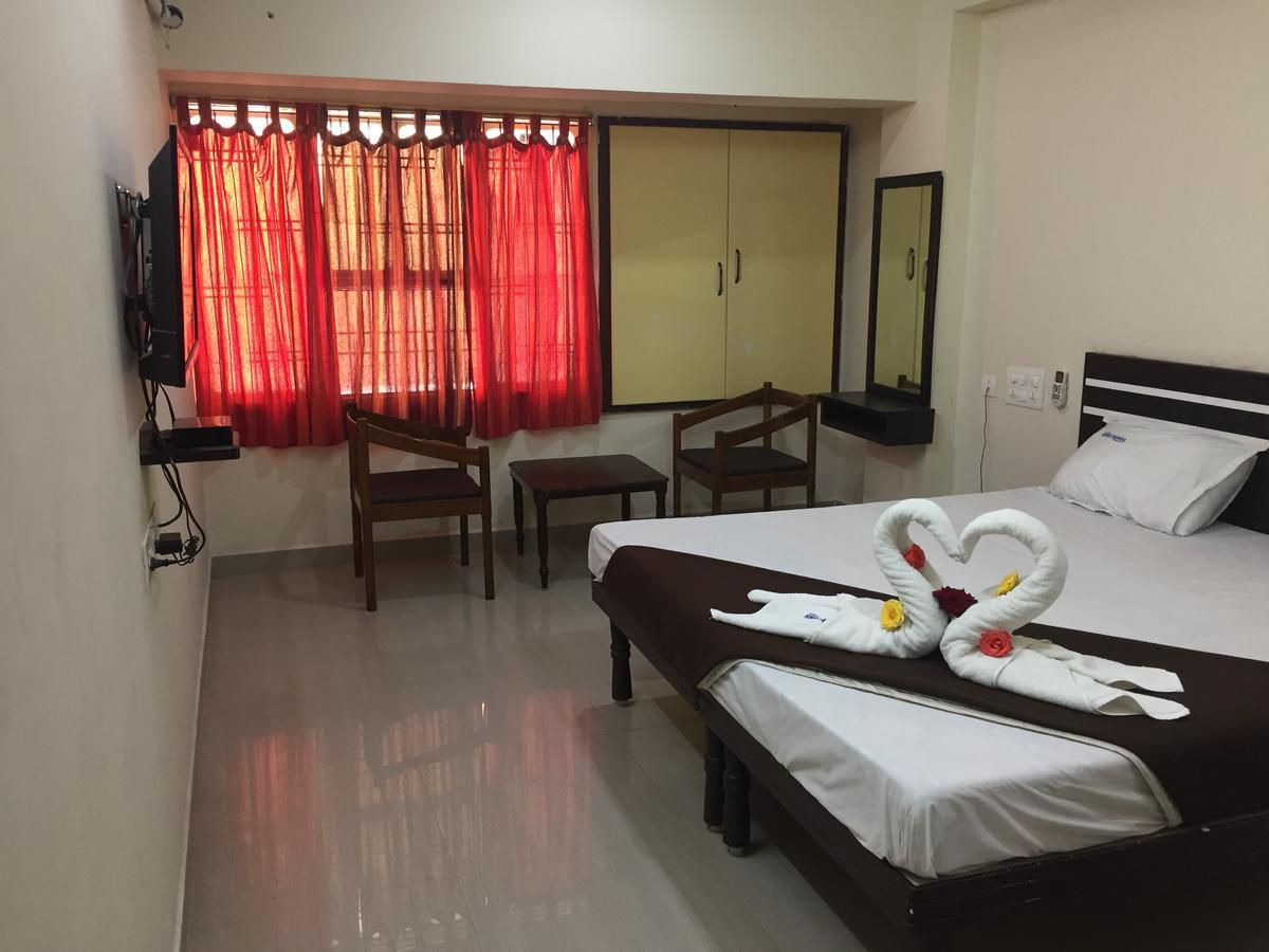 Hotel Nithin Krishna Tirupati Eksteriør bilde