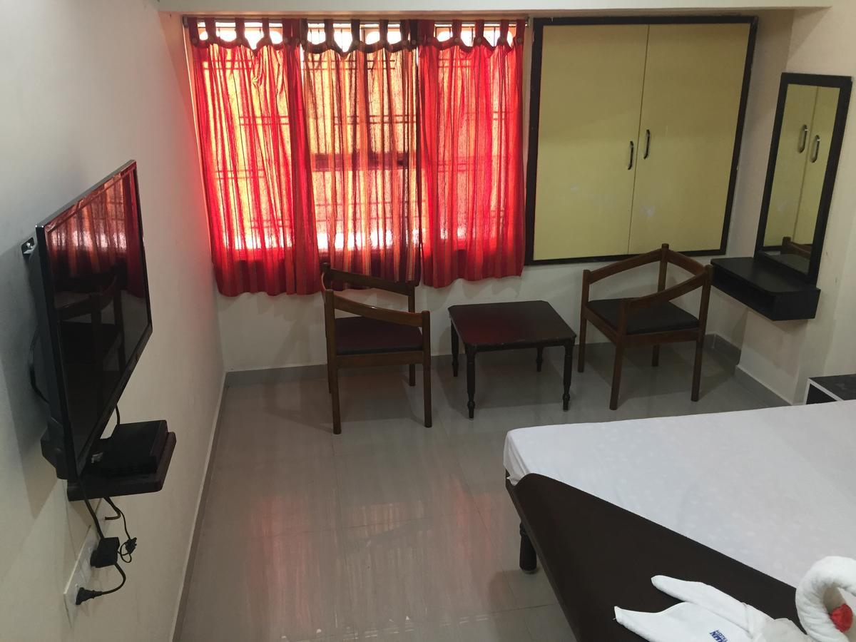 Hotel Nithin Krishna Tirupati Eksteriør bilde